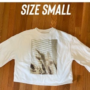 Universal thread white with wheat design sweatshirt